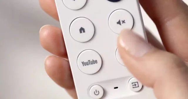 Come riconnettere il Chromecast con il telecomando vocale Google TV