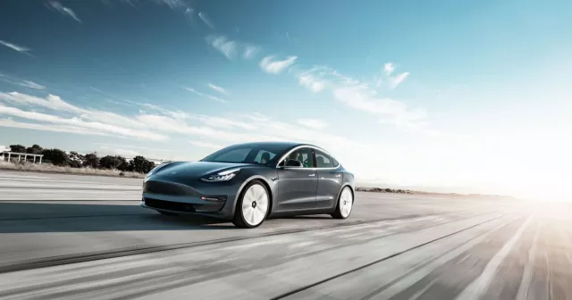 Tesla Autopilot vs. Full Self-Driving: Qual Ã¨ la differenza?
