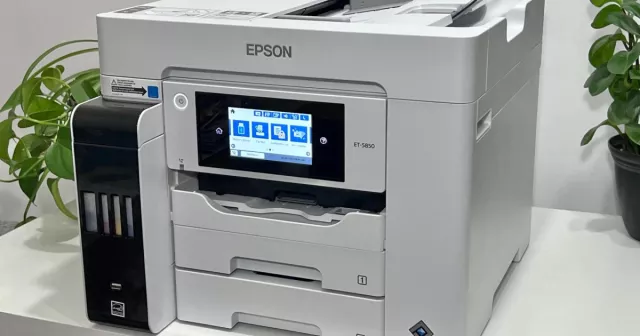 Recensione Epson EcoTank Pro ET-5850: una stampante inkjet quasi perfetta