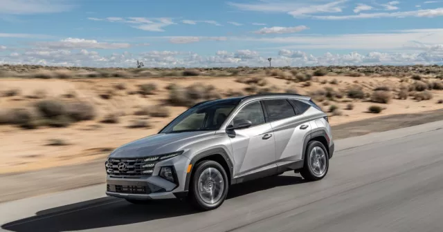 Il 2025 Hyundai Tucson Plug-In Hybrid si aggiorna con nuove funzionalitÃ  tecnologiche