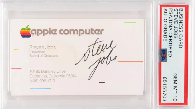 Steve Jobs firma la carta da visita di Apple Computer venduta all'asta per oltre $180.000