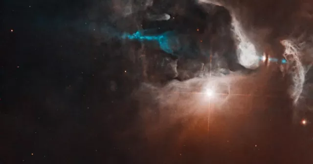 Hubble cattura i drammatici getti di una stella neonata