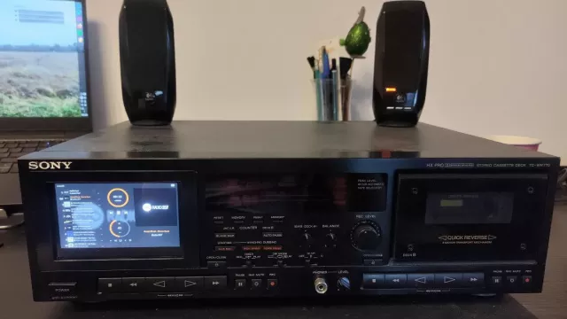 Il Raspberry Pi trasforma un vecchio registratore di cassette Sony in una piattaforma di streaming multimediale wireless