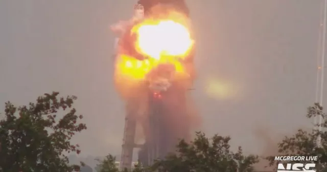 Esplosione del motore SpaceX Raptor durante i test